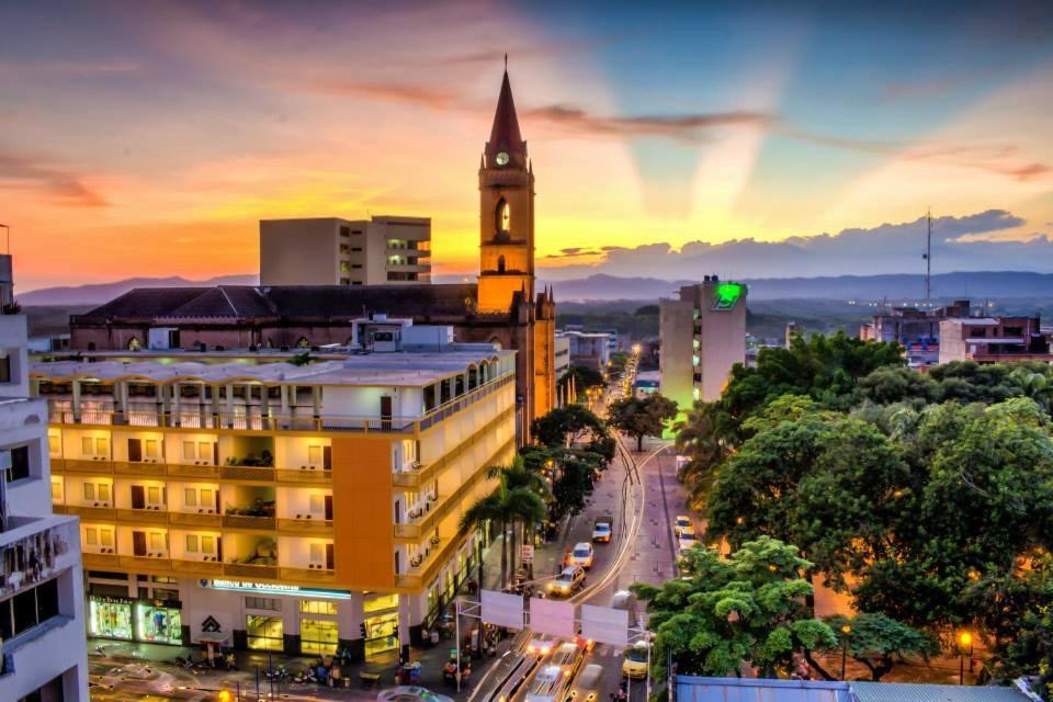 Hotel Neiva Plaza Экстерьер фото